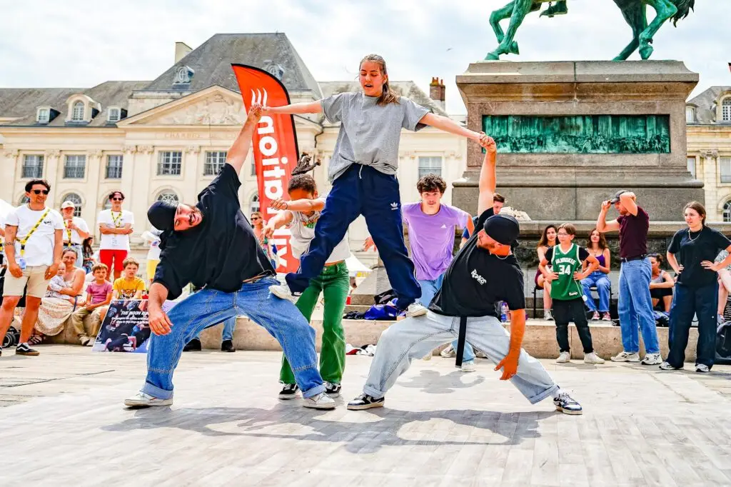 Moon Runnerz Breaking Crew - Hip-Hop -Break Dance - Orléans, Centre Val-de-Loire, France par www.mrso.fr